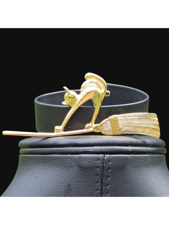 Avon Jewelry - Vintage Cat & witches Broom Brooch Halloween Theme Jewelry Classic Witchy Design